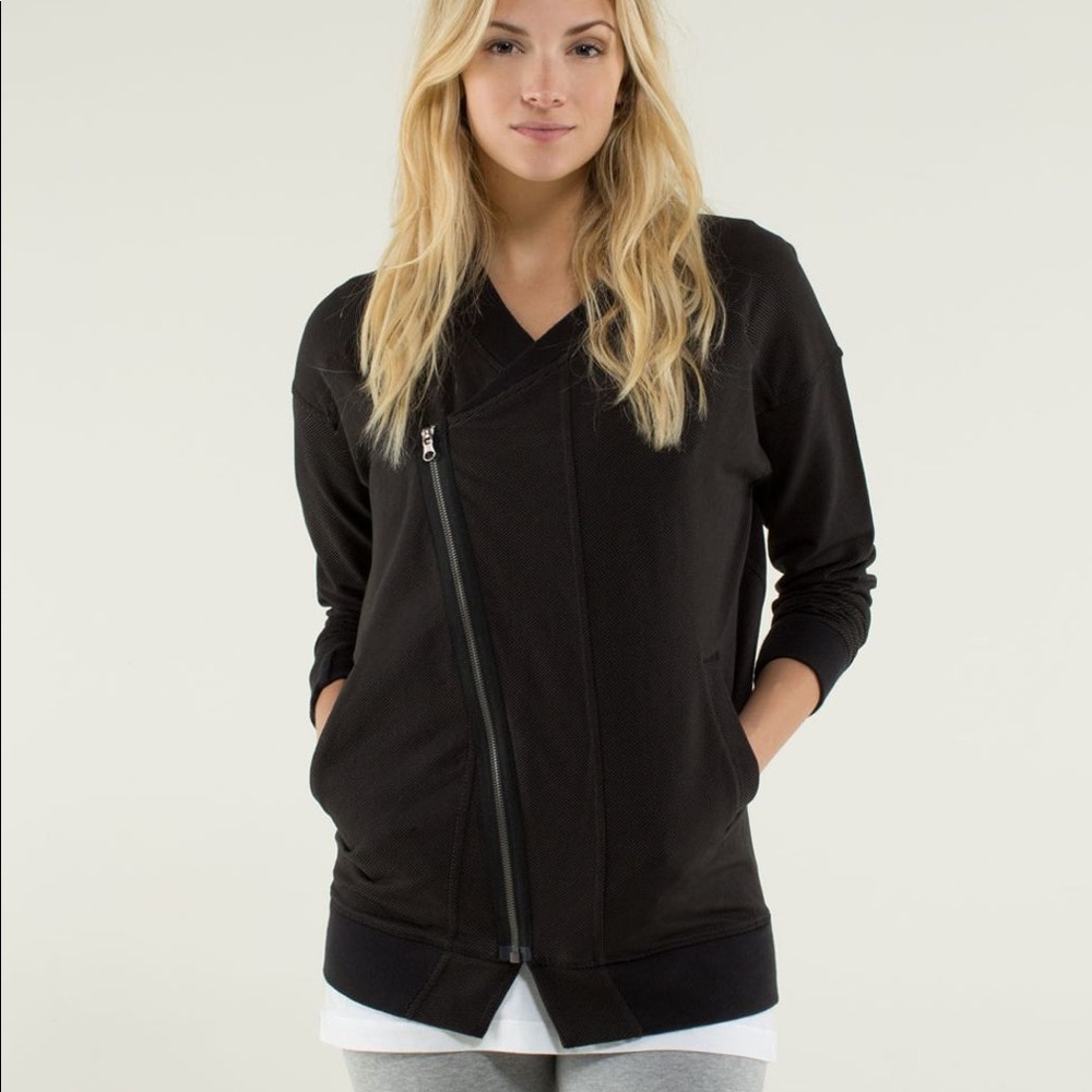 Lululemon Mula Bundle Wrap in Telemark Print Black Size 2